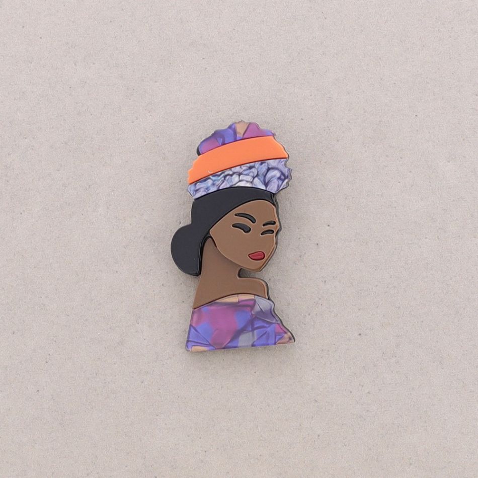 WOMAN RESIN BROOCH