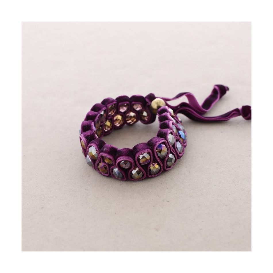 BOW BRACELET WITH FACETED BEADS