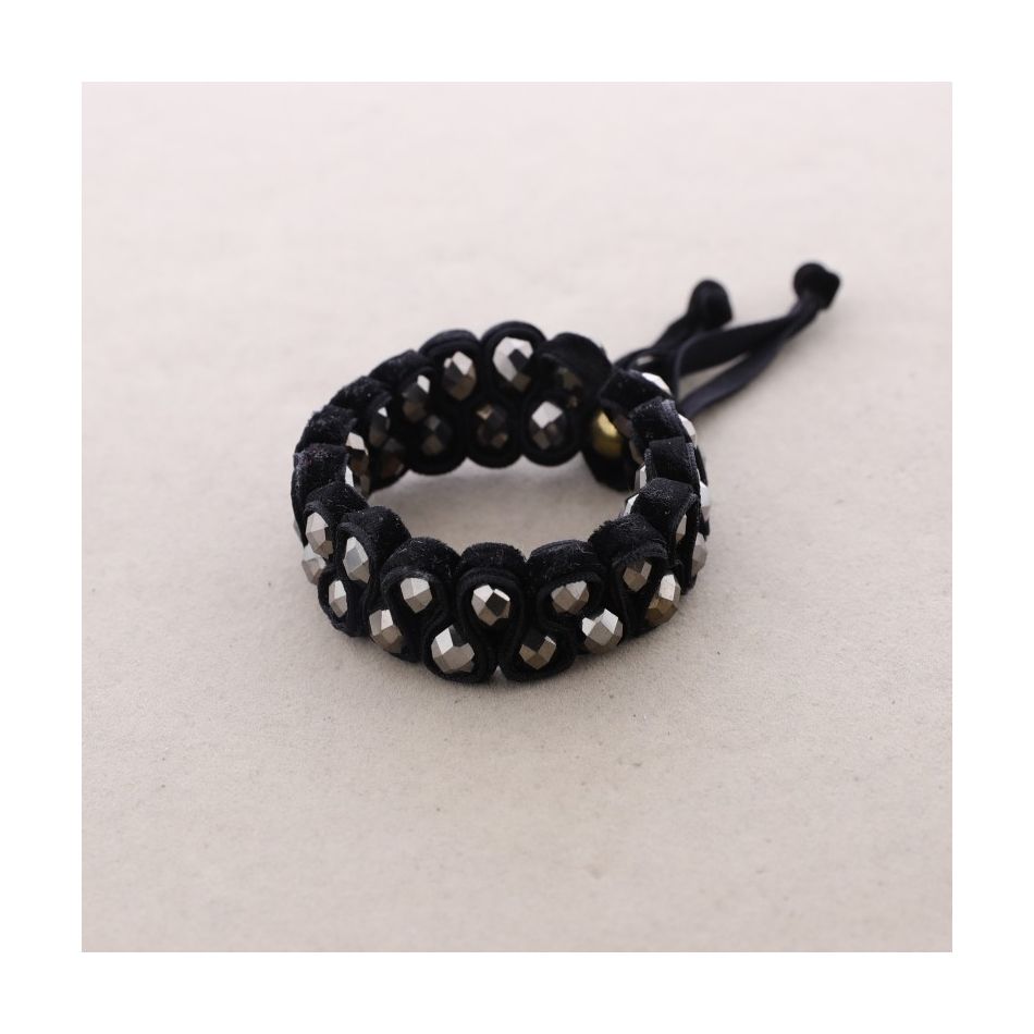 BOW BRACELET WITH FACETED BEADS