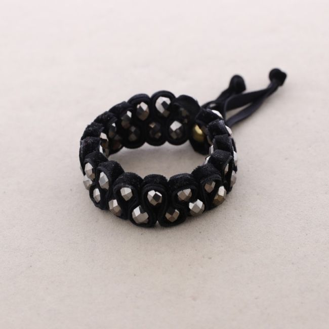 BOW BRACELET WITH FACETED BEADS