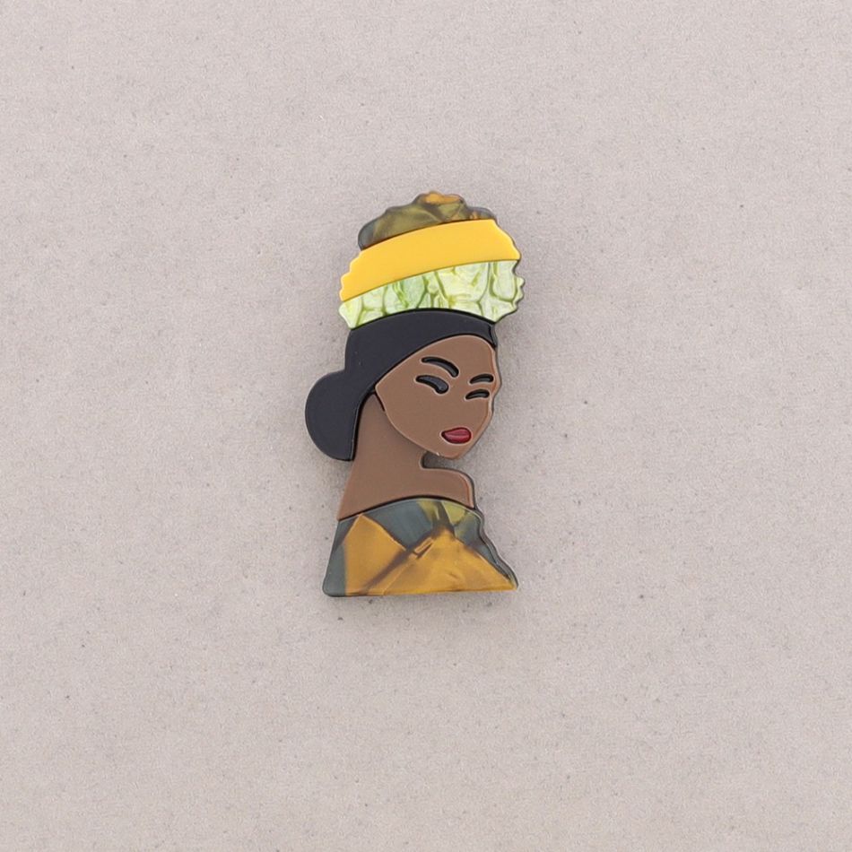 WOMAN RESIN BROOCH