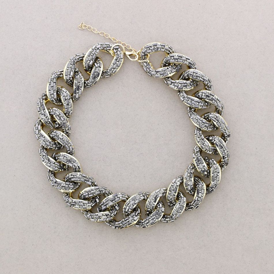 CRYSTAL LINKS NECKLACE