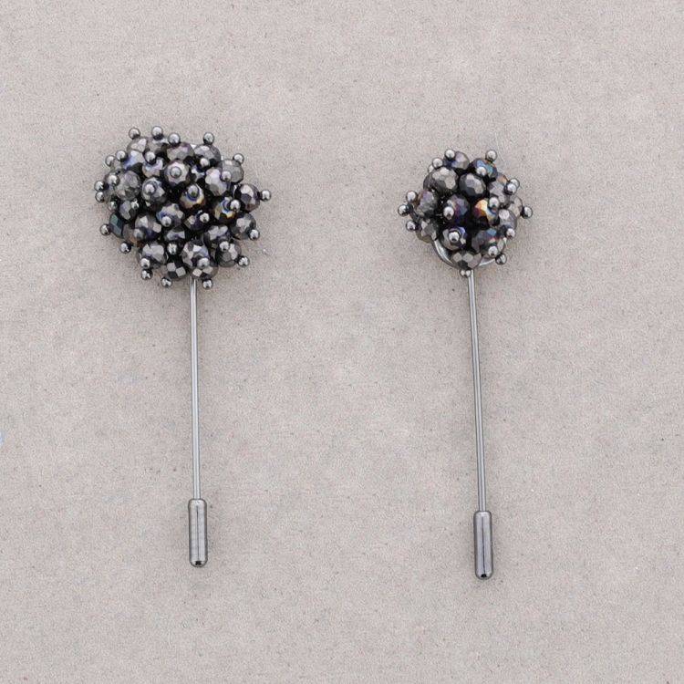 PAIR FLOWER NEEDLE BROOCH WITH FACETED CRYSTALS 2