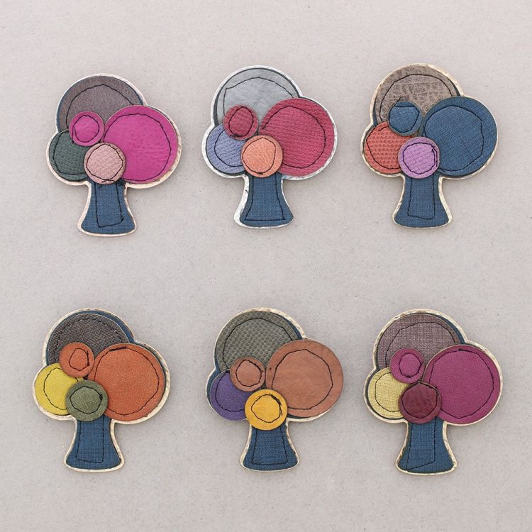 BROCHE ÁRBOL METAL IMITACIÓN CUERO 2