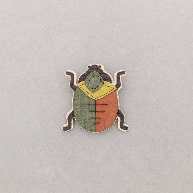 BROCHE INSECTO METAL IMITACIÓN CUERO