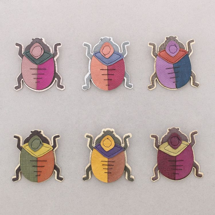 BROCHE INSECTO METAL IMITACIÓN CUERO 2