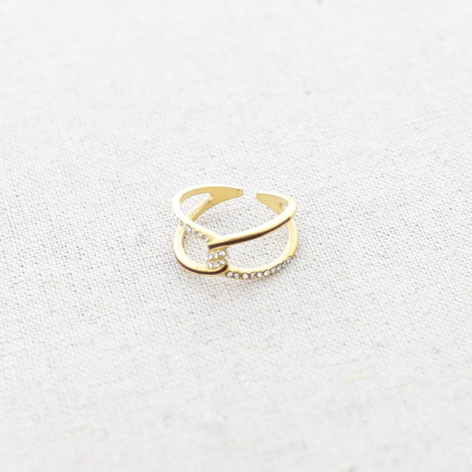 STEEL CROSSED CRYSTALS RING