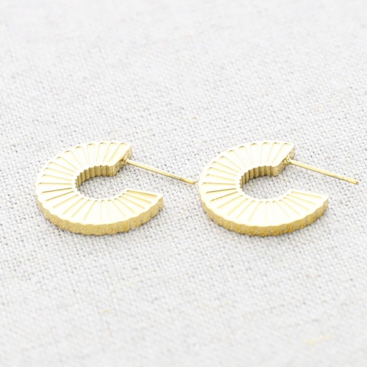 STEEL HOOP EARRINGS DRAWING