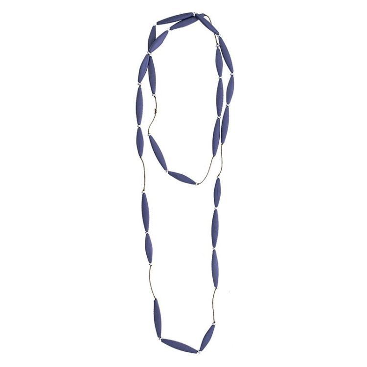LONG NECKLACE WITH RESIN BEADS 2