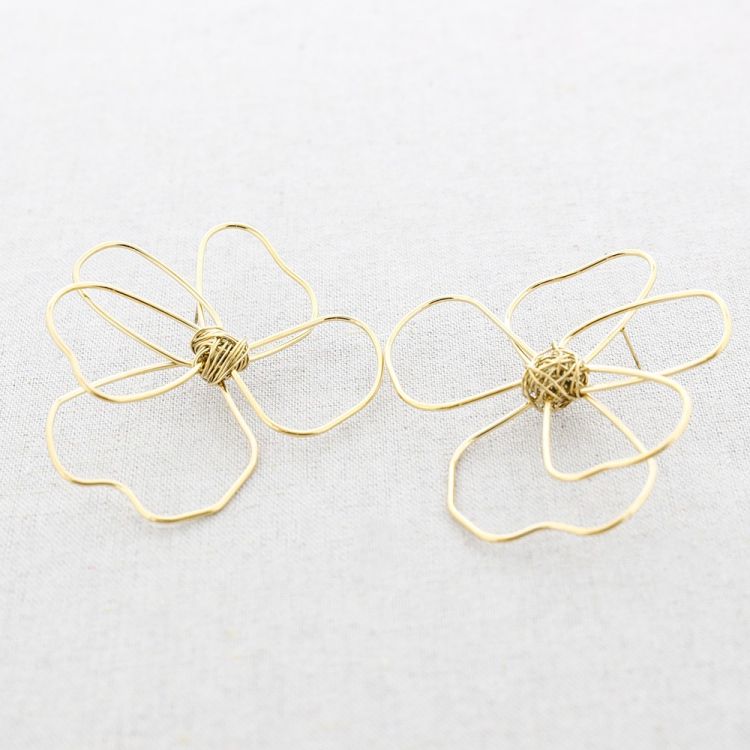 STEEL HOLLOW FLOWER EARRINGS