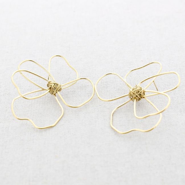 STEEL HOLLOW FLOWER EARRINGS