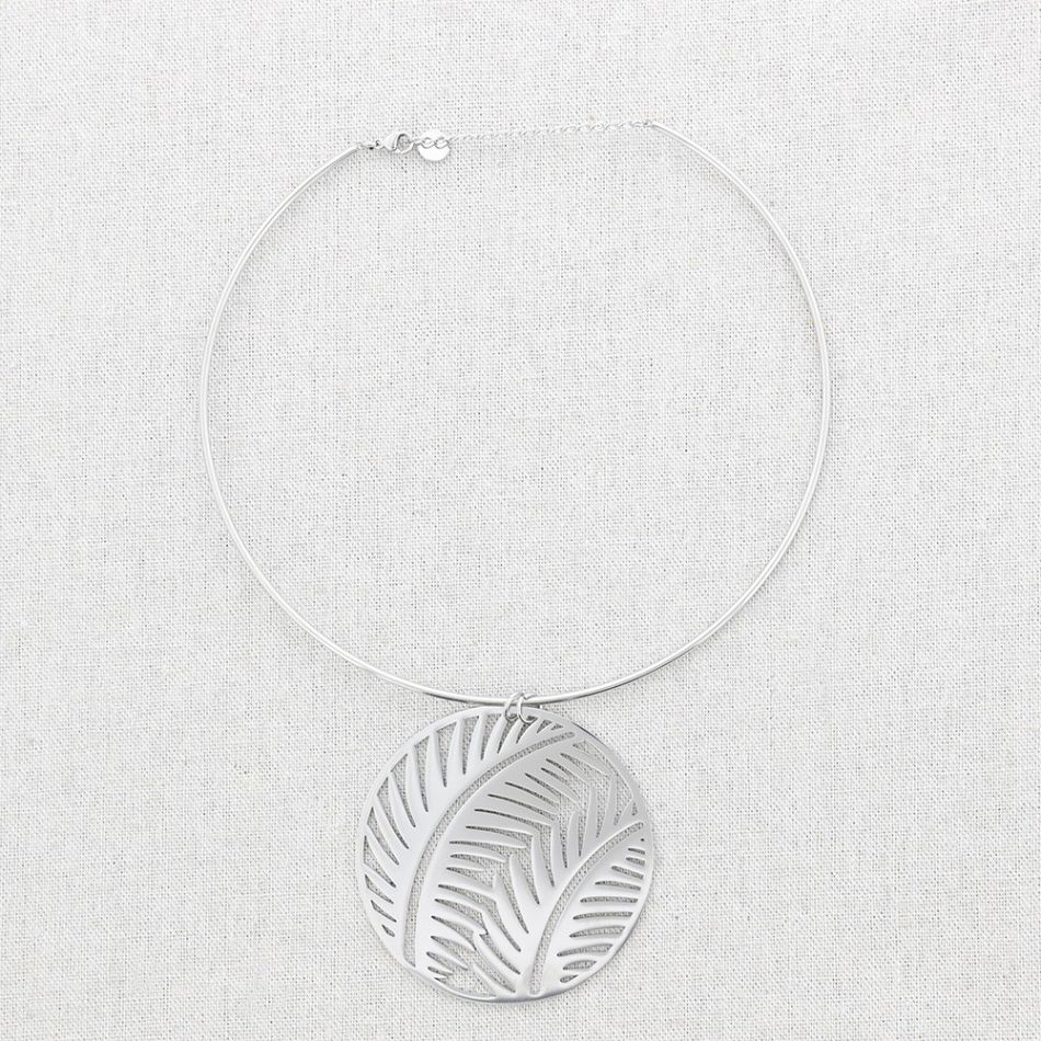 STEEL LEAVES OPENWORK MEDAL PENDANT NECKLACE