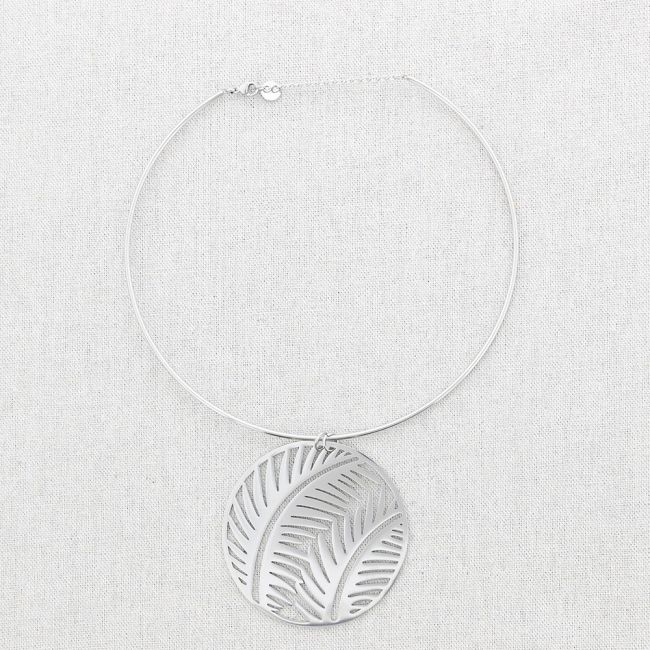 STEEL LEAVES OPENWORK MEDAL PENDANT NECKLACE