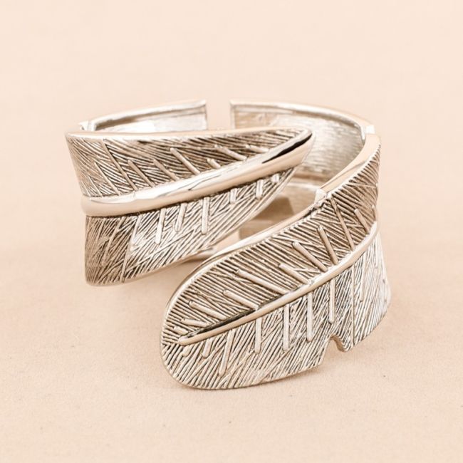 OPEN METAL LEAF BRACELET