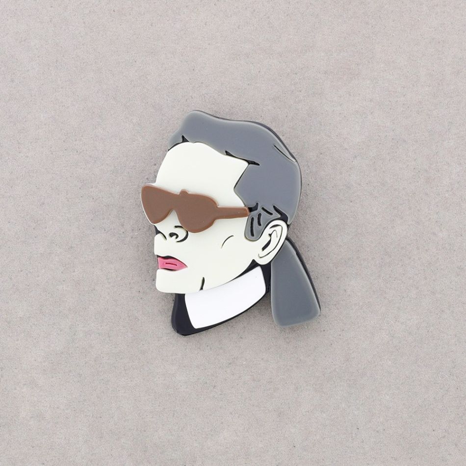 BROCHE KARL RESINA