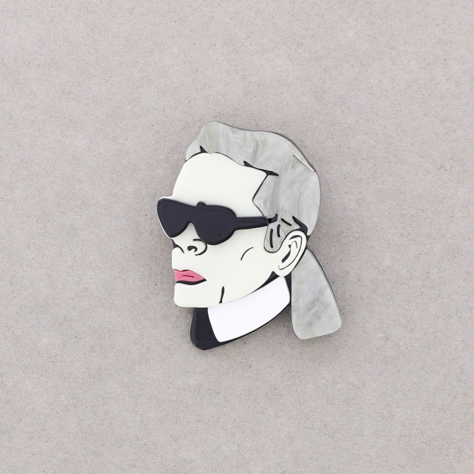 BROCHE KARL RESINA