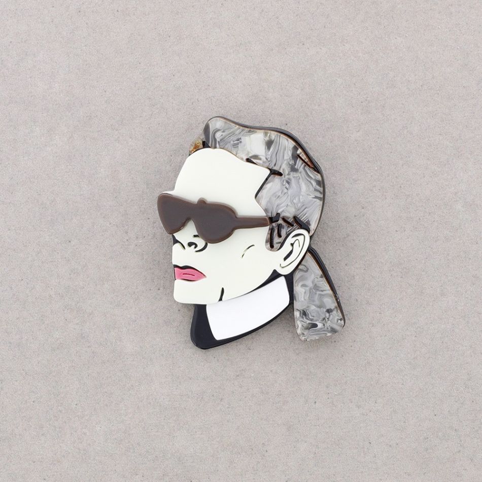 BROCHE KARL RESINA