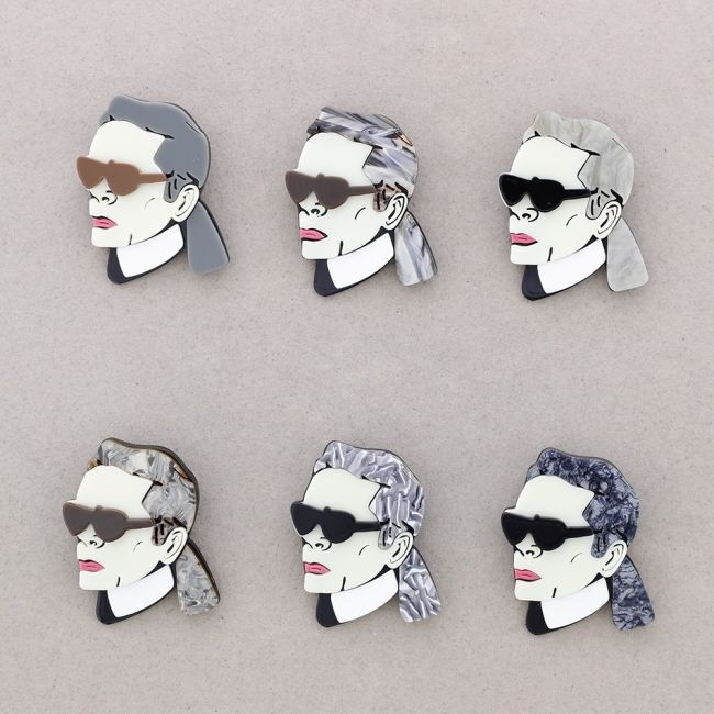 BROCHE KARL RESINA