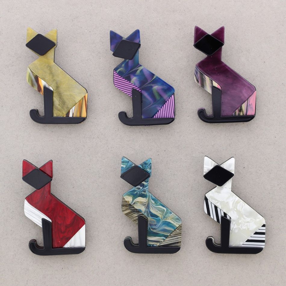 RESIN CAT BROOCH