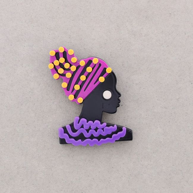 BROCHE CHICA NEGRA RESINA
