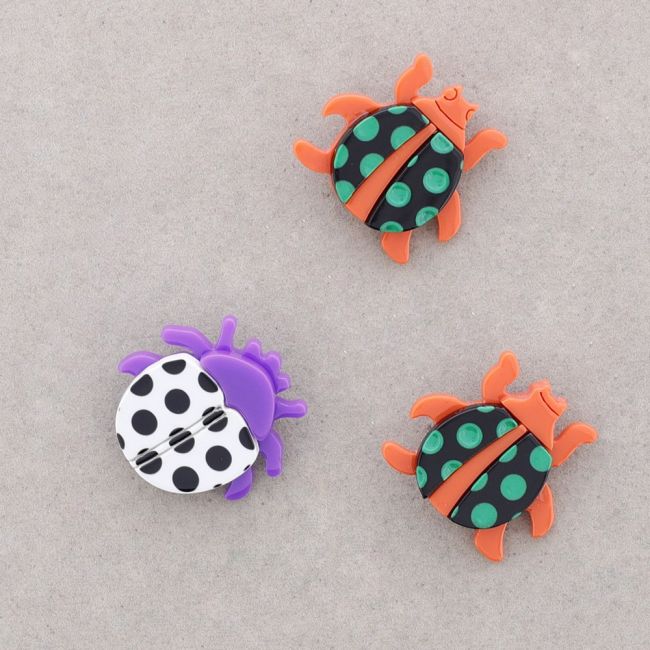 SET BROCHE TRIPLE MARIQUITA RESINA