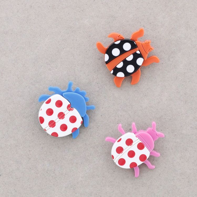 TRIPLE LADYBIRD RESIN BROOCH SET 2