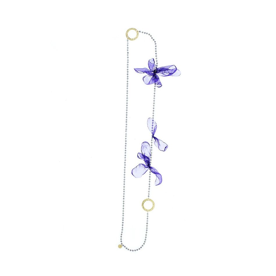 LONG NECKLACE WITH METAL RINGS FACETED CRYSTALS FABRIC FLOWERS