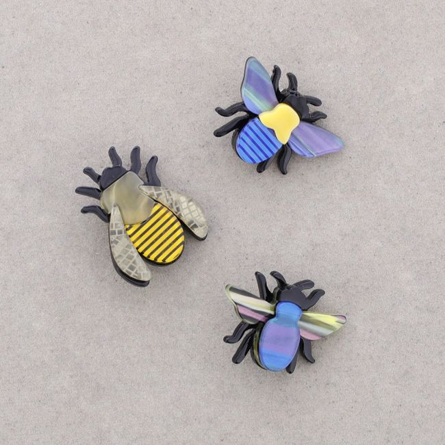 RESIN TRIPLE BEE BROOCH SET