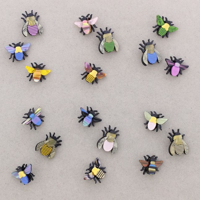 RESIN TRIPLE BEE BROOCH SET