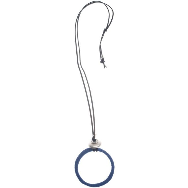 LONG NECKLACE WITH LINED METAL RING PENDANT
