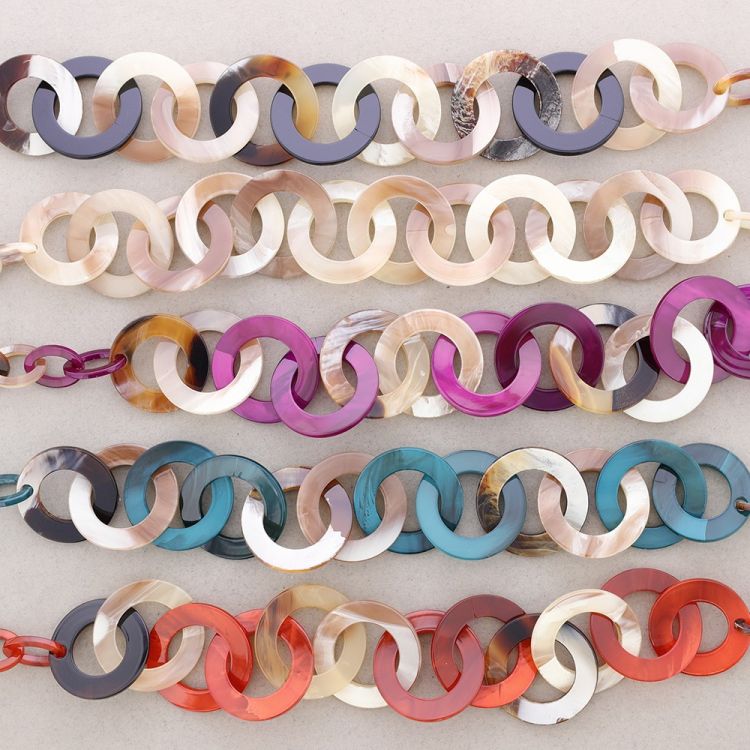 COLLAR ESLABONES RESINA 2