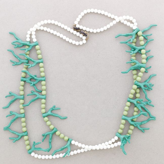 RESIN CORAL BALLS DOUBLE NECKLACE