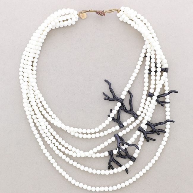 COLLAR BOLAS CORALES RESINA