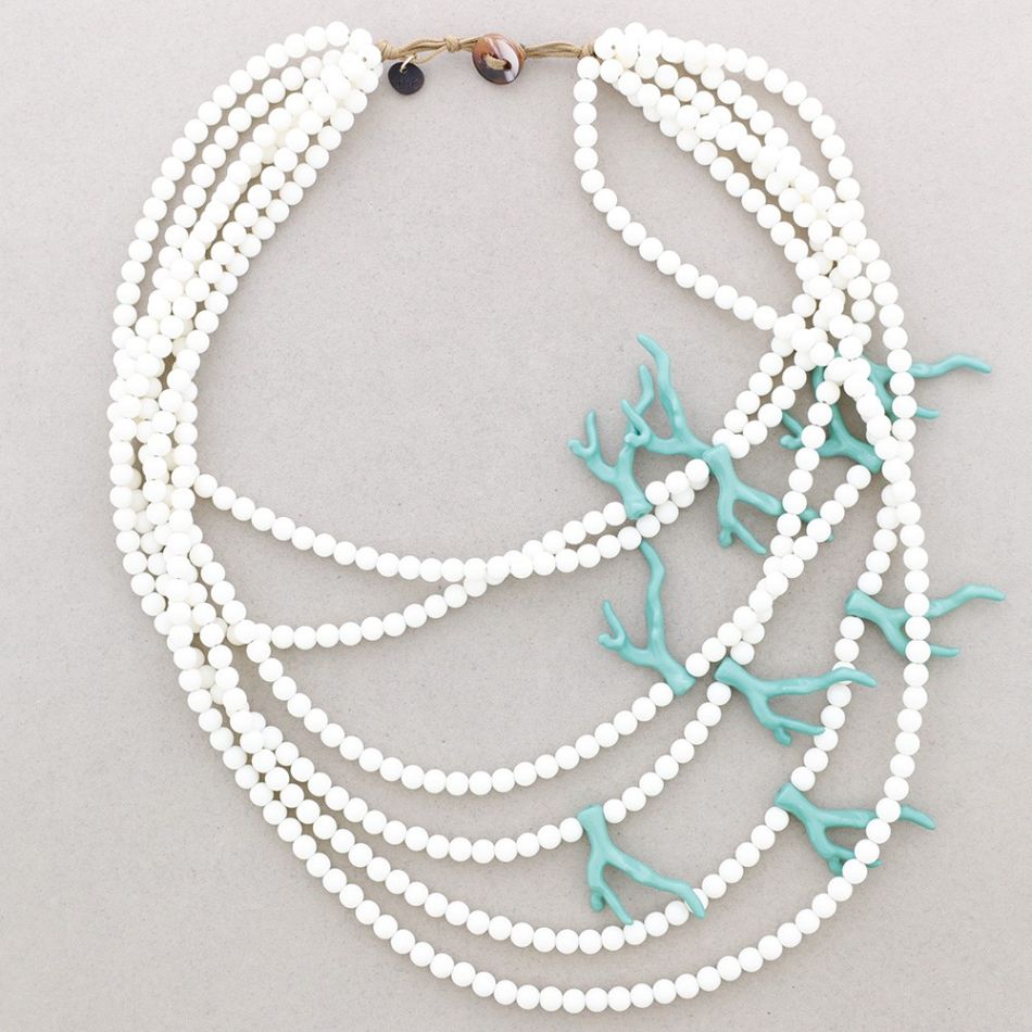 COLLAR BOLAS CORALES RESINA