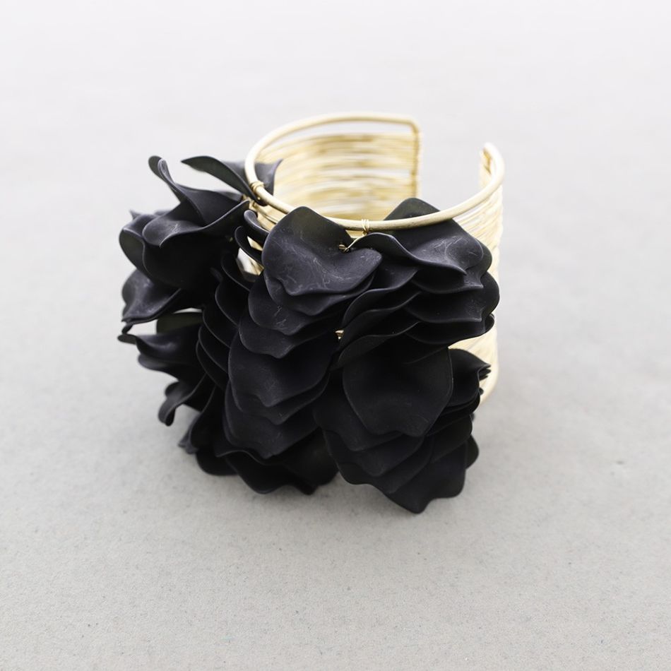 PULSERA METAL AJUSTABLE PÉTALOS