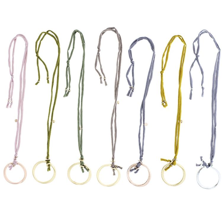LONG NECKLACE WITH METAL RING 2