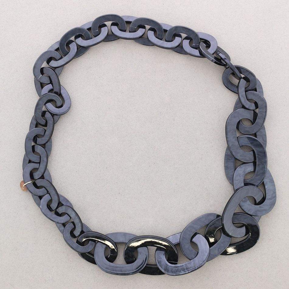 COLLAR LARGO ESLABONES RESINA