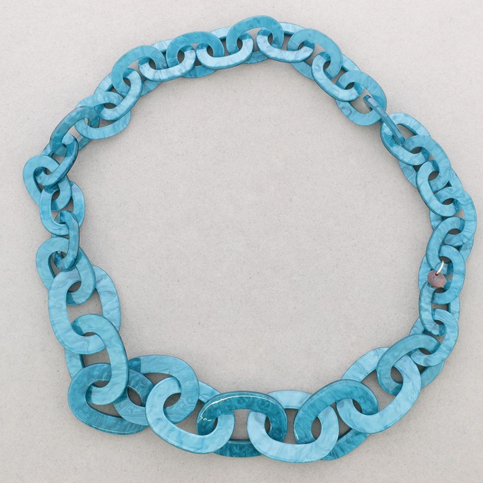 COLLAR LARGO ESLABONES RESINA