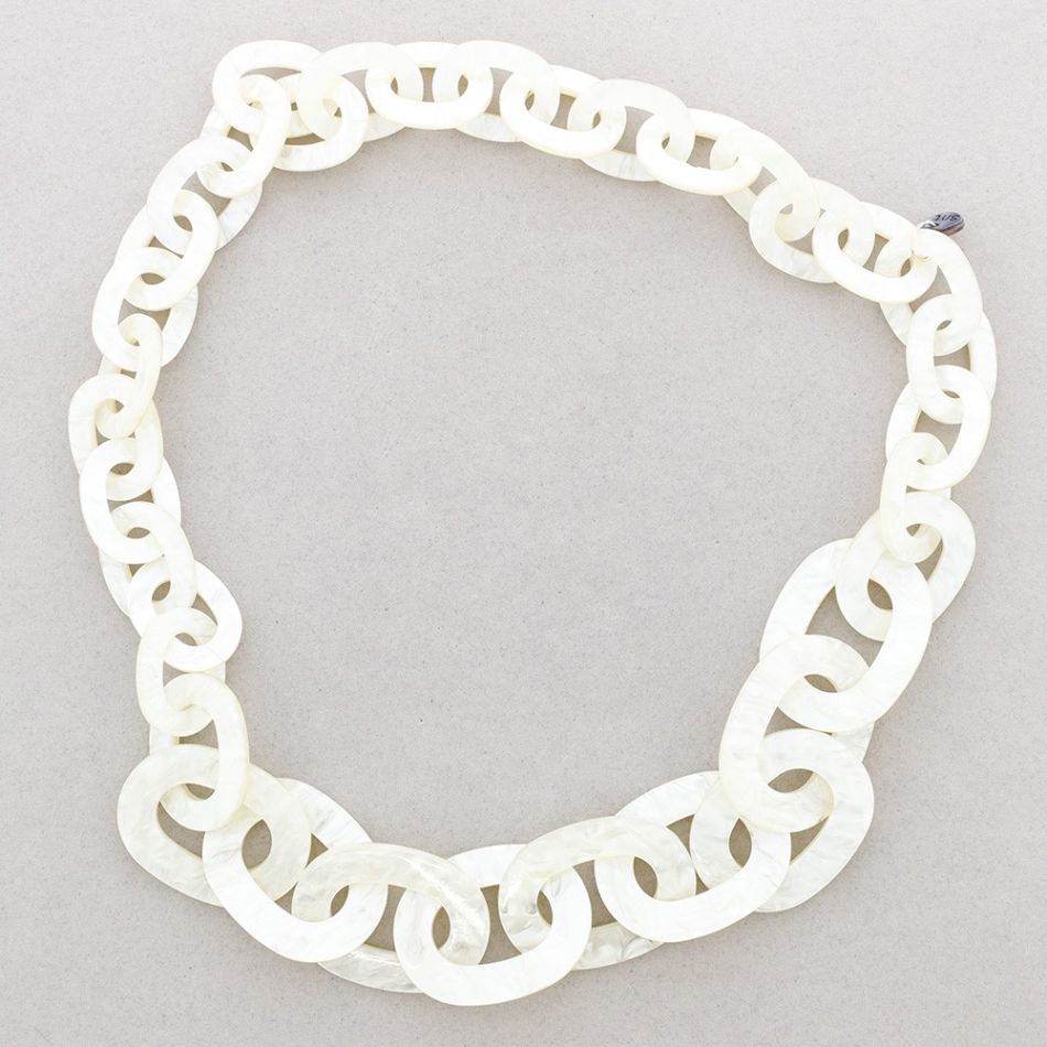 COLLAR LARGO ESLABONES RESINA