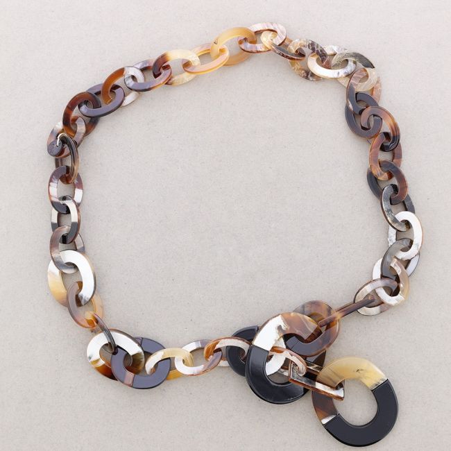 COLLAR LARGO ESLABONES RESINA