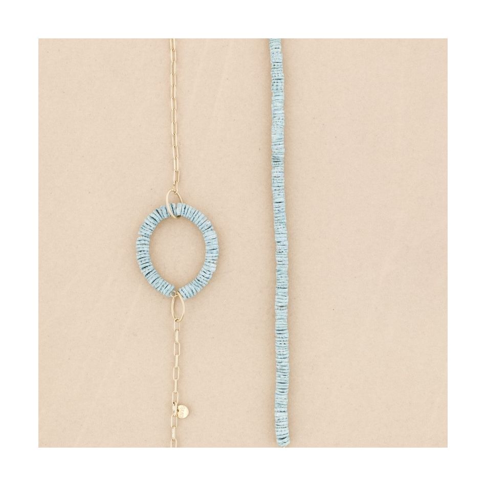 LONG NECKLACE WITH NACRE DECORATIONS