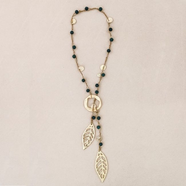 COLLAR LARGO CUENTAS LAVAS TRENZADAS COLGANTE DOBLE HOJA METAL