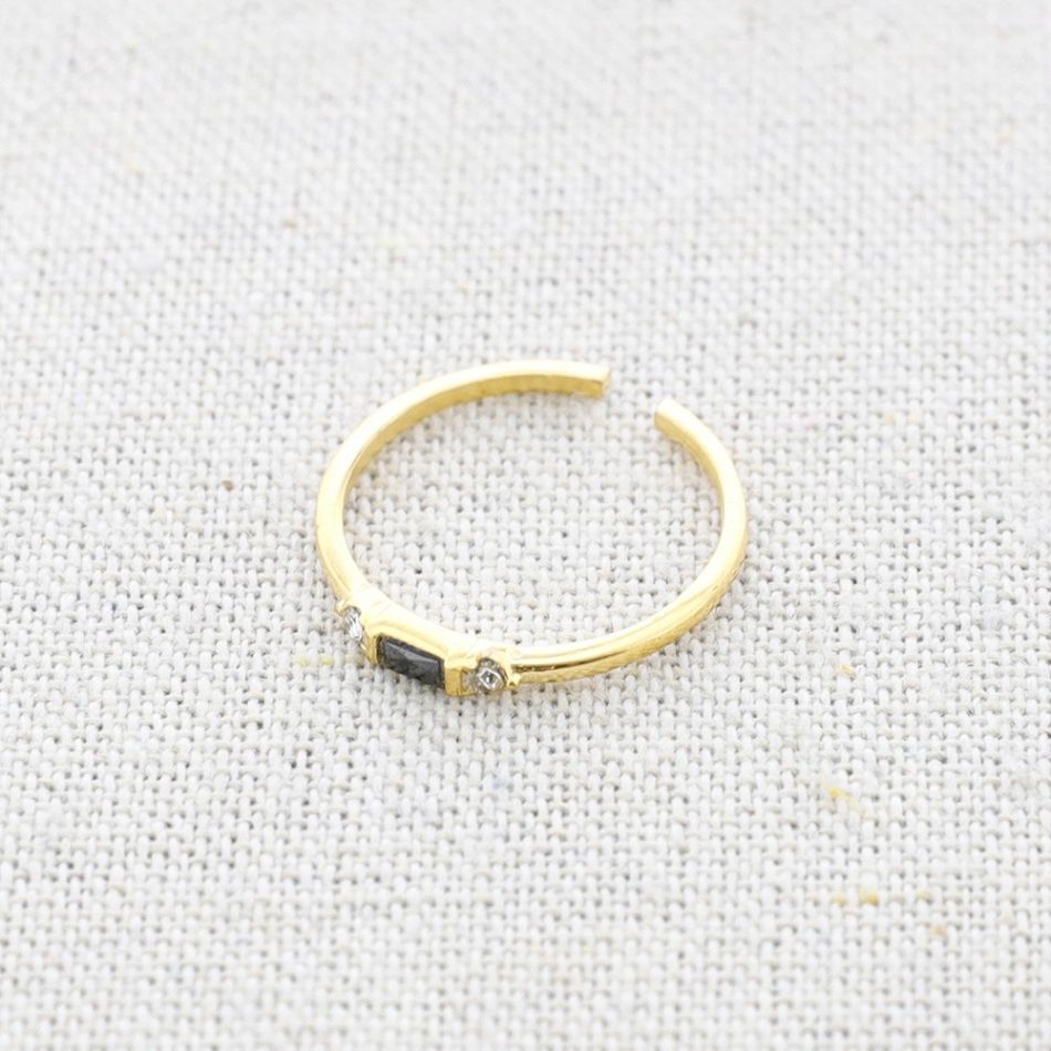 STEEL RING WITH CRYSTALS