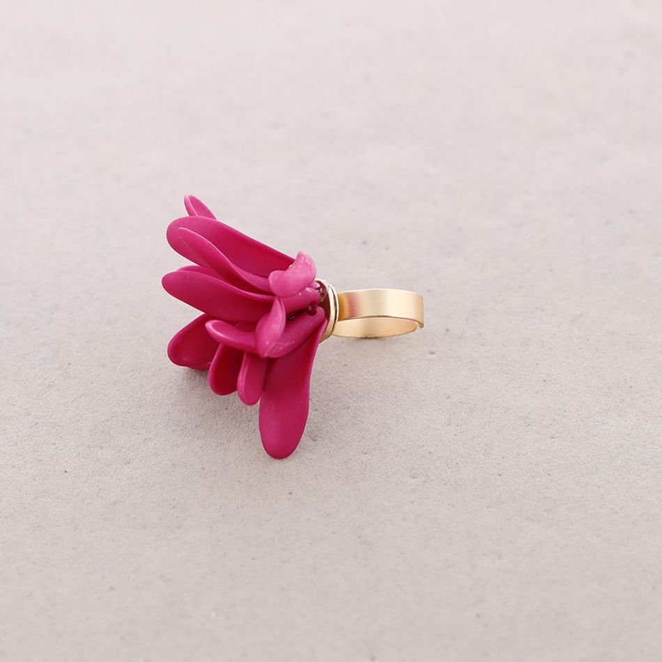 RESIN PETALS RING