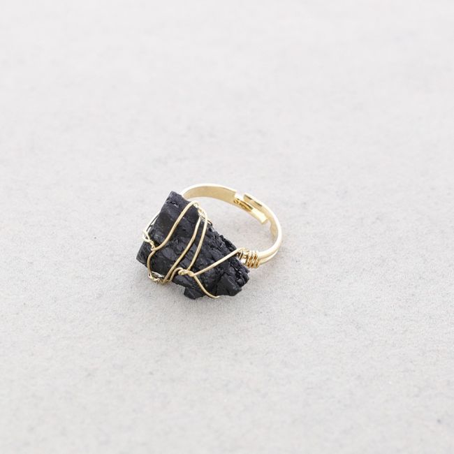 BRONZE STONE WIRED RING