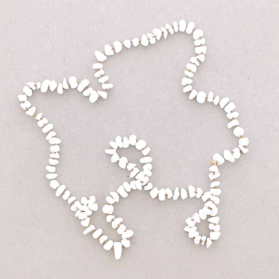 LONG NECKLACE WITH IRREGULAR STONES