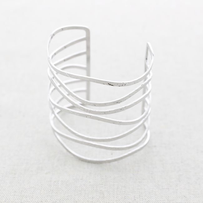 ADJUSTABLE FILIGREE STEEL BRACELET