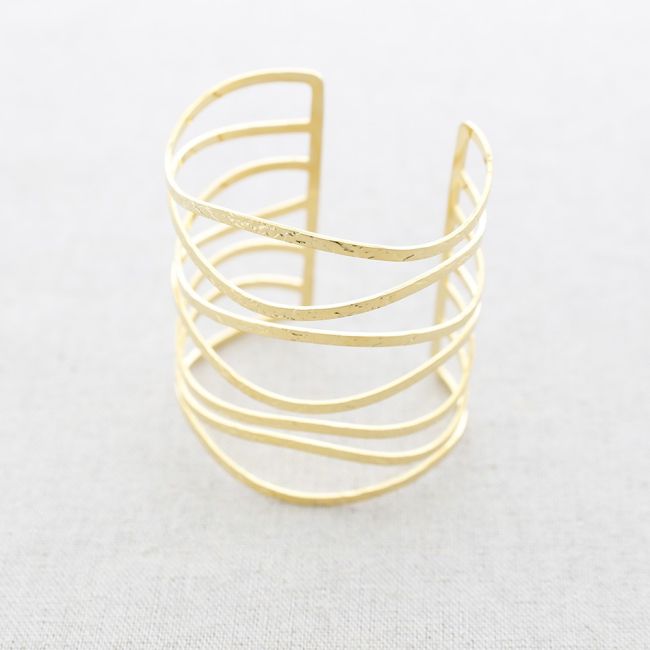 ADJUSTABLE FILIGREE STEEL BRACELET