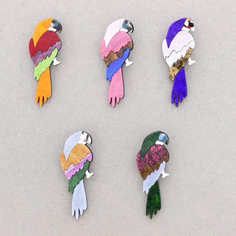 PARROT RESIN BROOCH 2