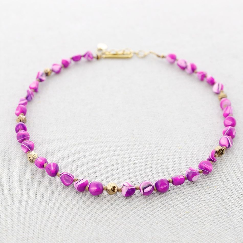 STEEL NECKLACE WITH NACRE BEADS